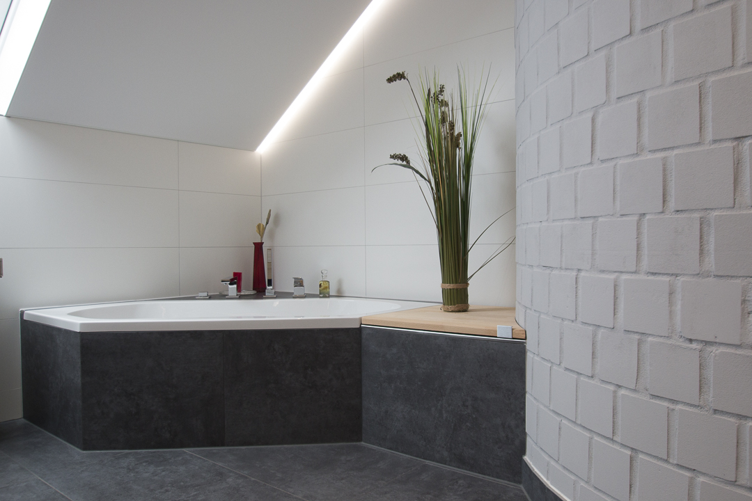 Boor – Eingerichtetes Badezimmer 